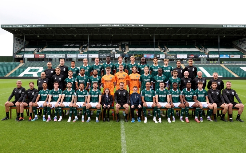 Vertu Creates Unforgettable Experience As Plymouth School Features In Squad Pic
